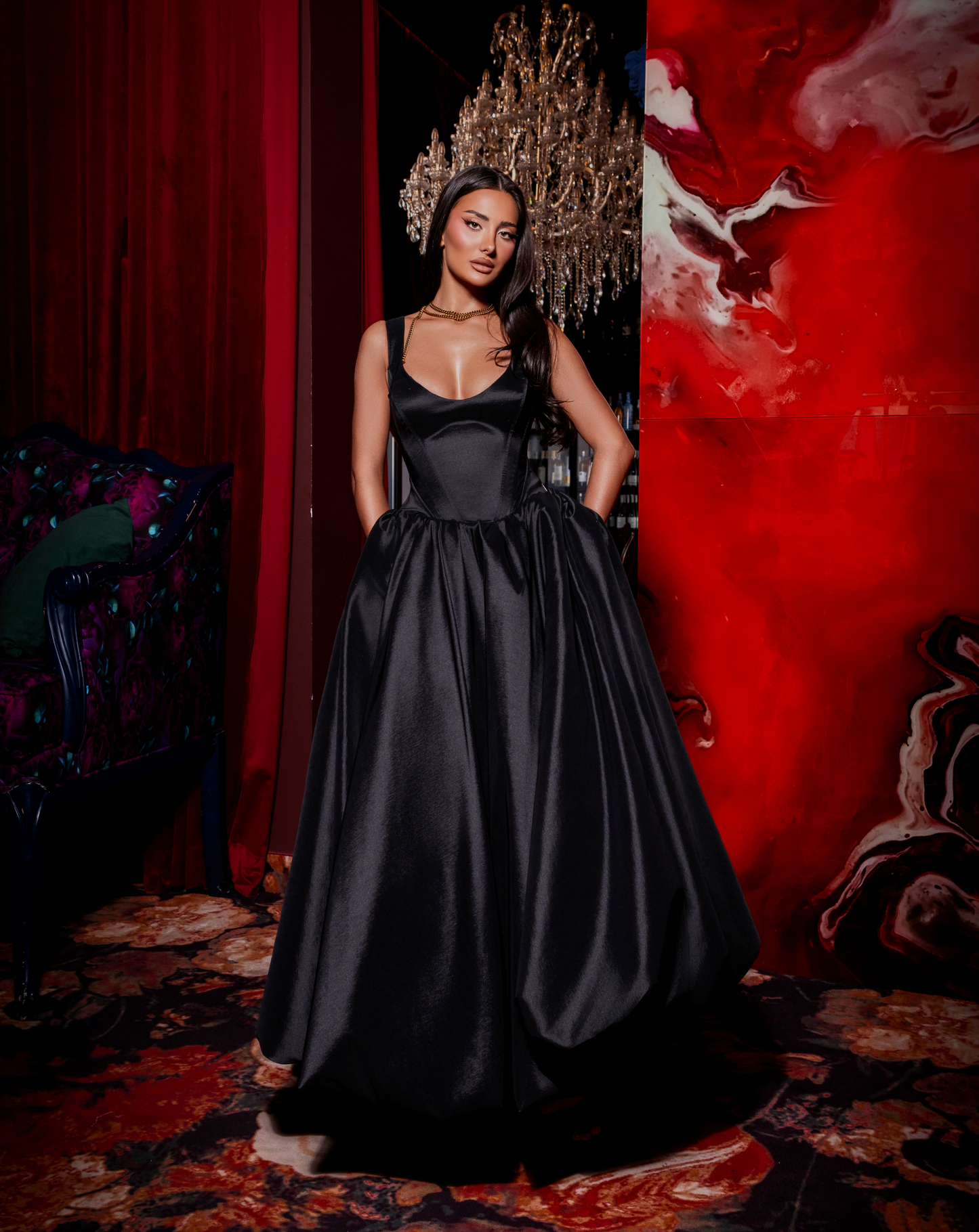 Bery - Elegant structured bodice with voluminous skirt