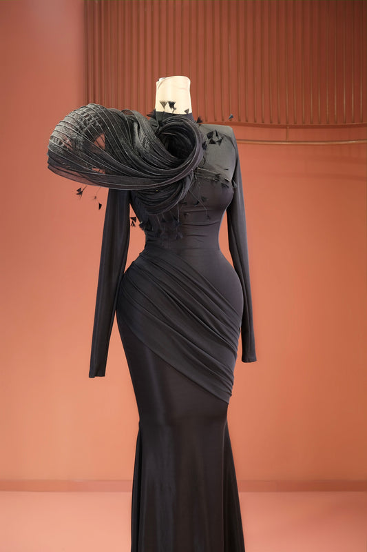 Evie - Black long dress with long sleeves