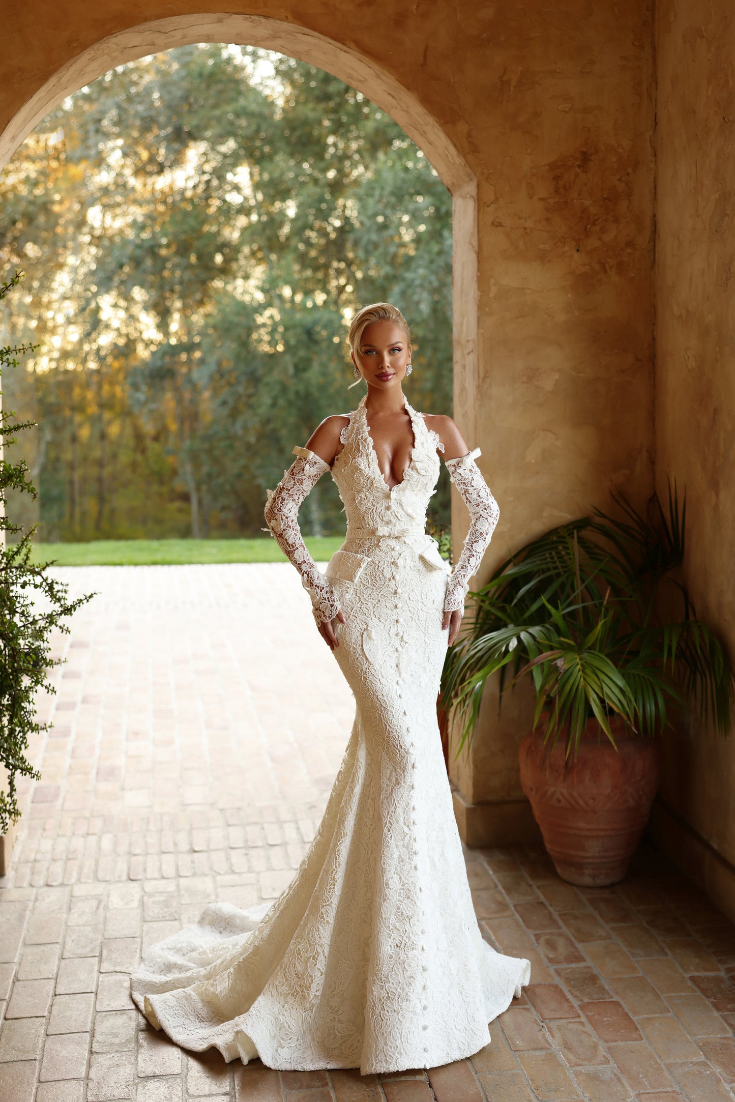 Argira - Halter Lace Mermaid Bridal Gown S Argira - Halter Lace Mermaid Bridal Gown S