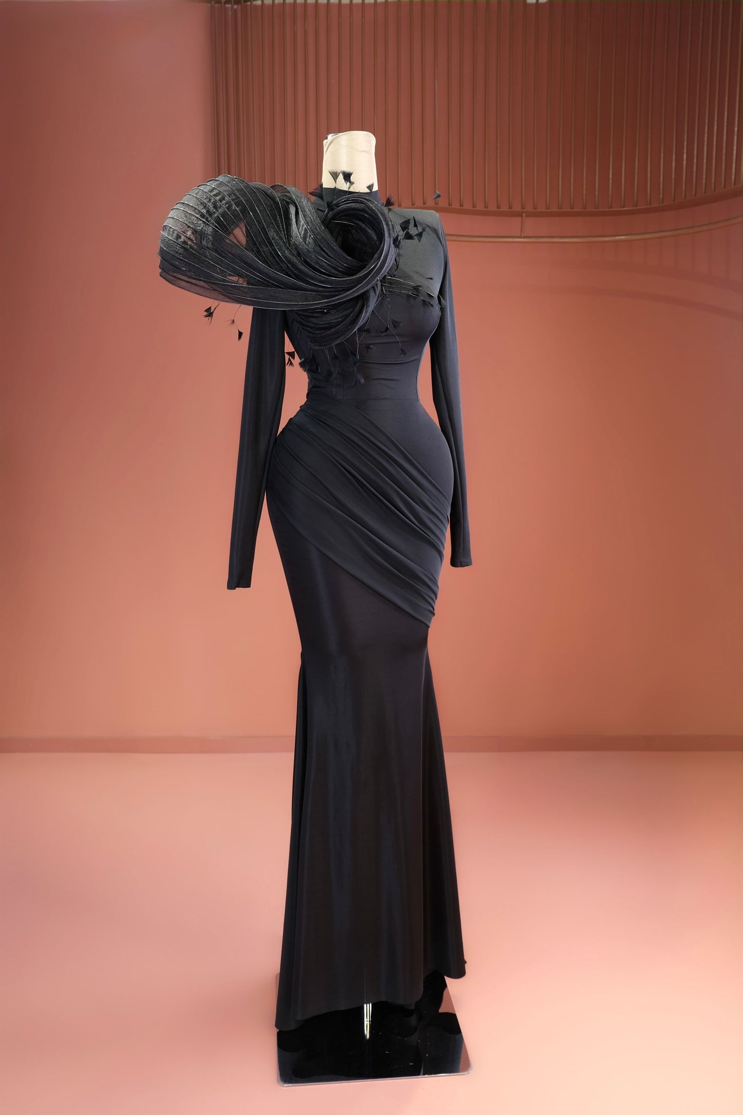 Evie - Black long dress with long sleeves