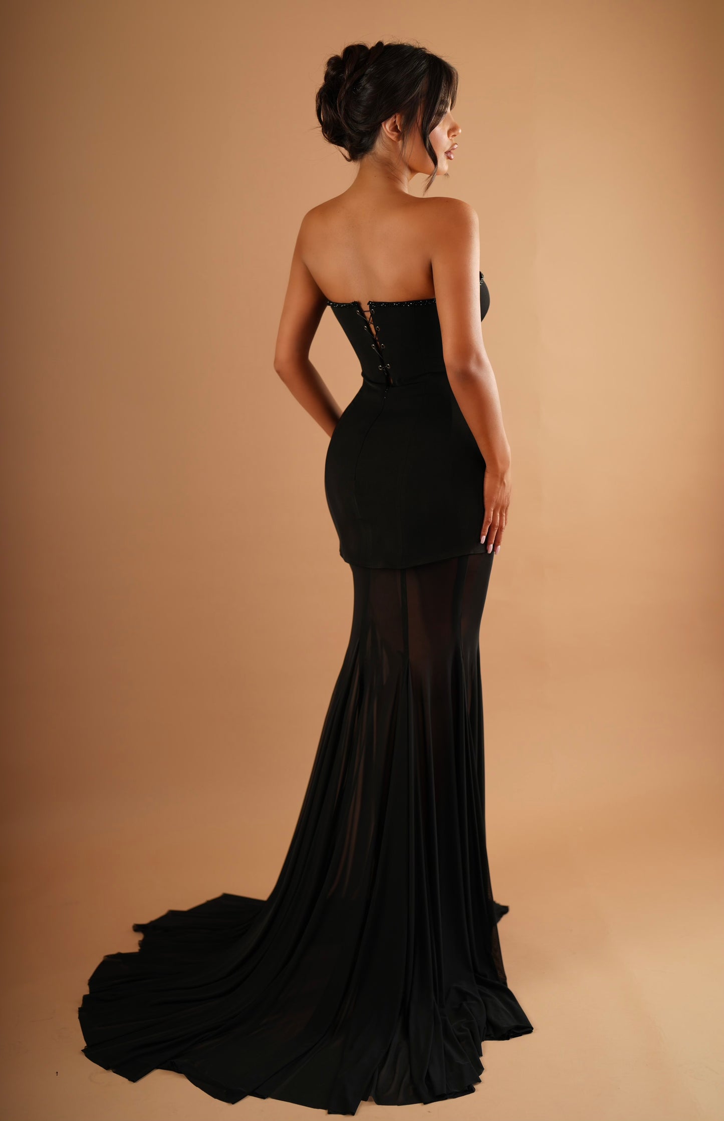 Arlina - Strapless V Cut Dress