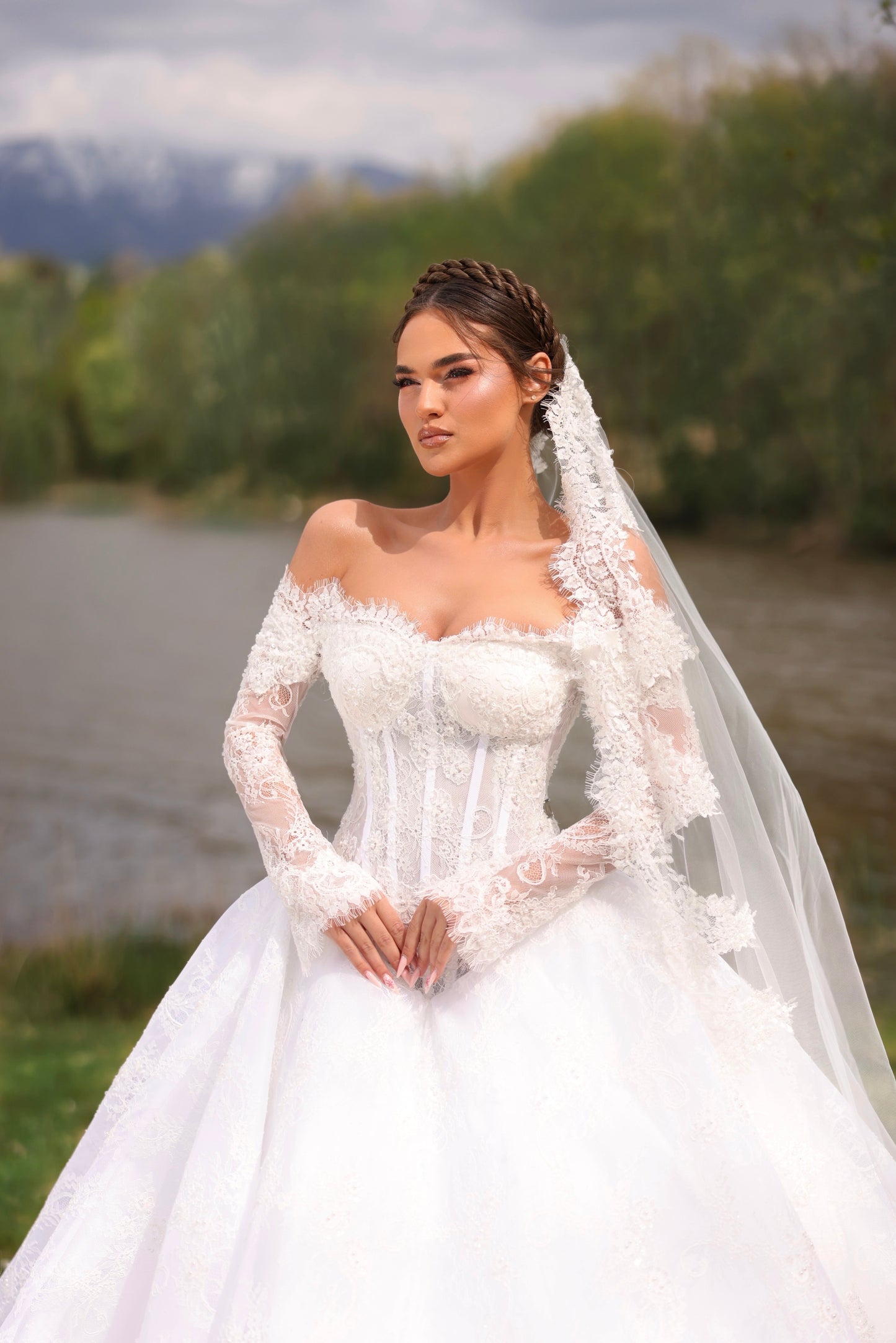 MARYNA - Lace Sculpted Bridal Gown