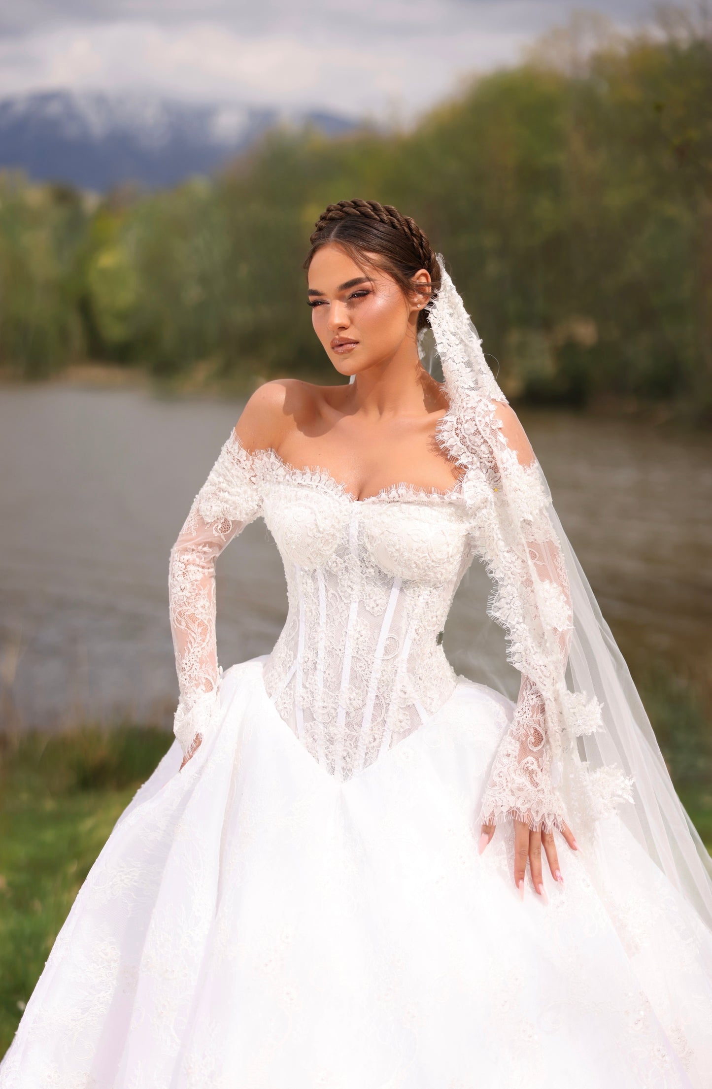 MARYNA - Lace Sculpted Bridal Gown