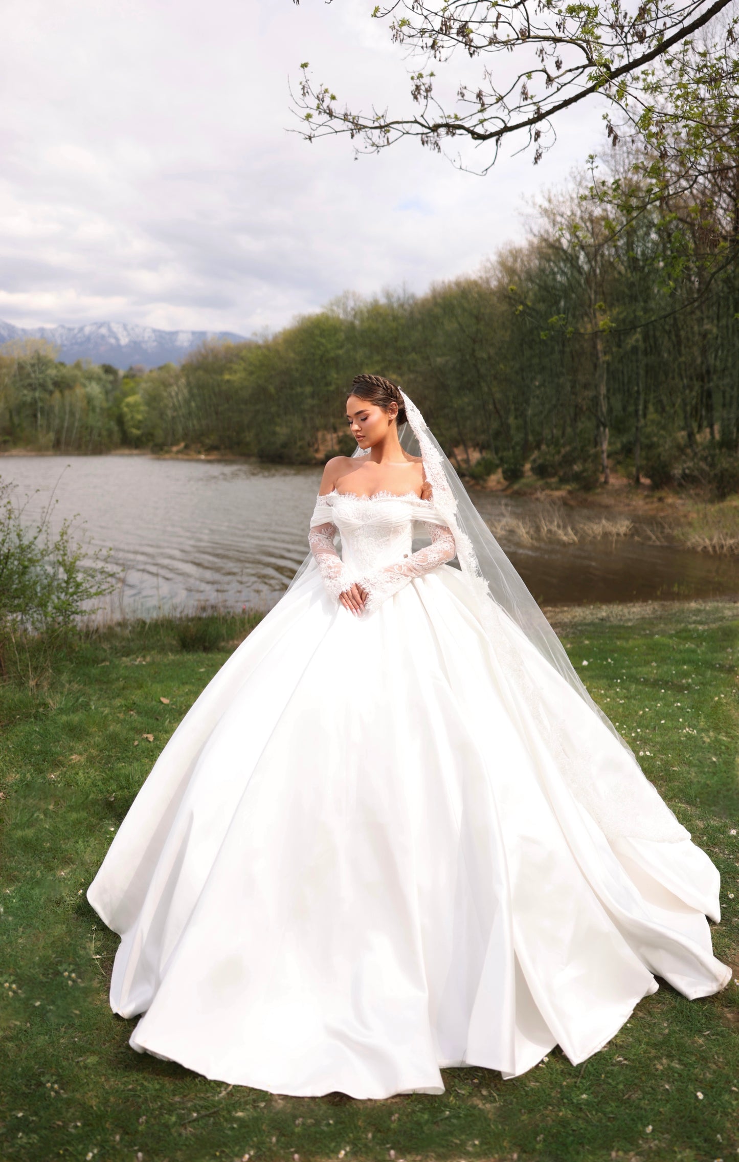 SIRIUS - Off-Shoulder Structured Bridal Ball Gown
