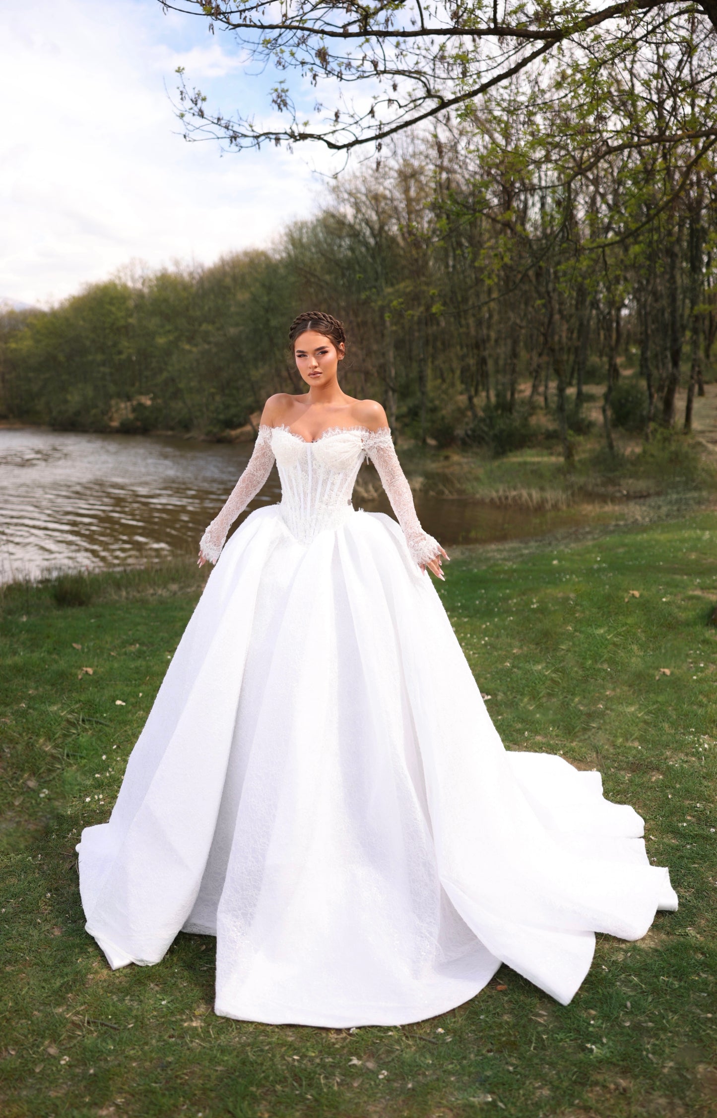 RICH - Structured Corset Bridal Ball Gown
