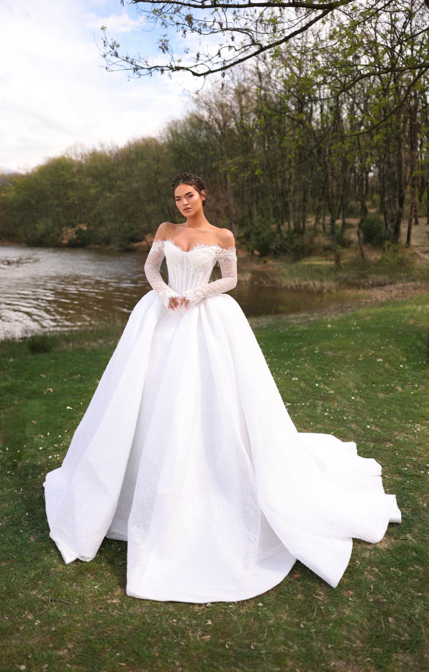 RICH - Structured Corset Bridal Ball Gown