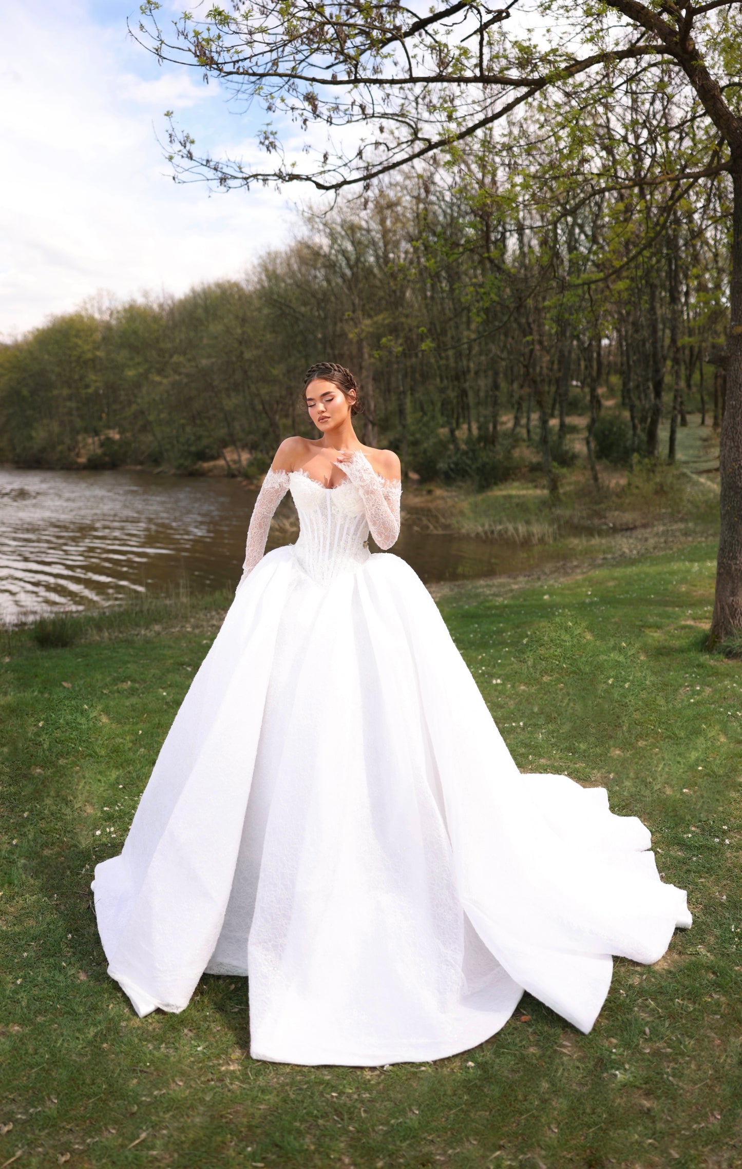 RICH - Structured Corset Bridal Ball Gown