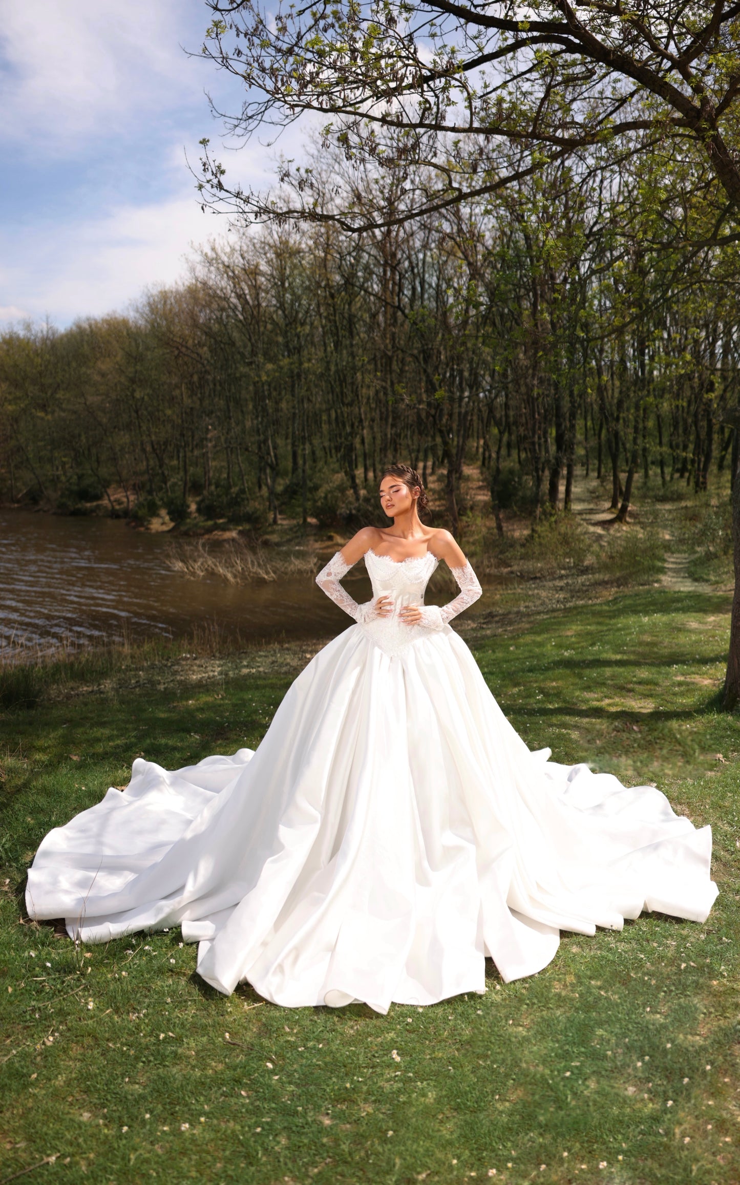 LURA - Off-Shoulder Corset Bridal Ball Gown