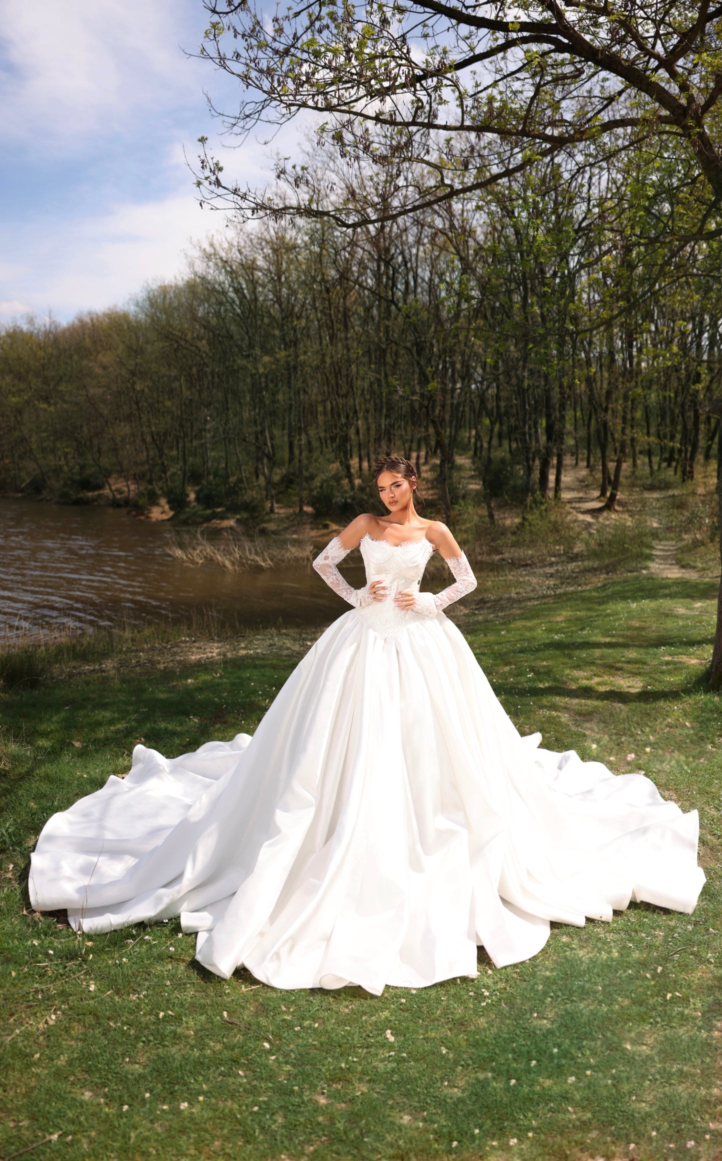 LURA - Off-Shoulder Corset Bridal Ball Gown