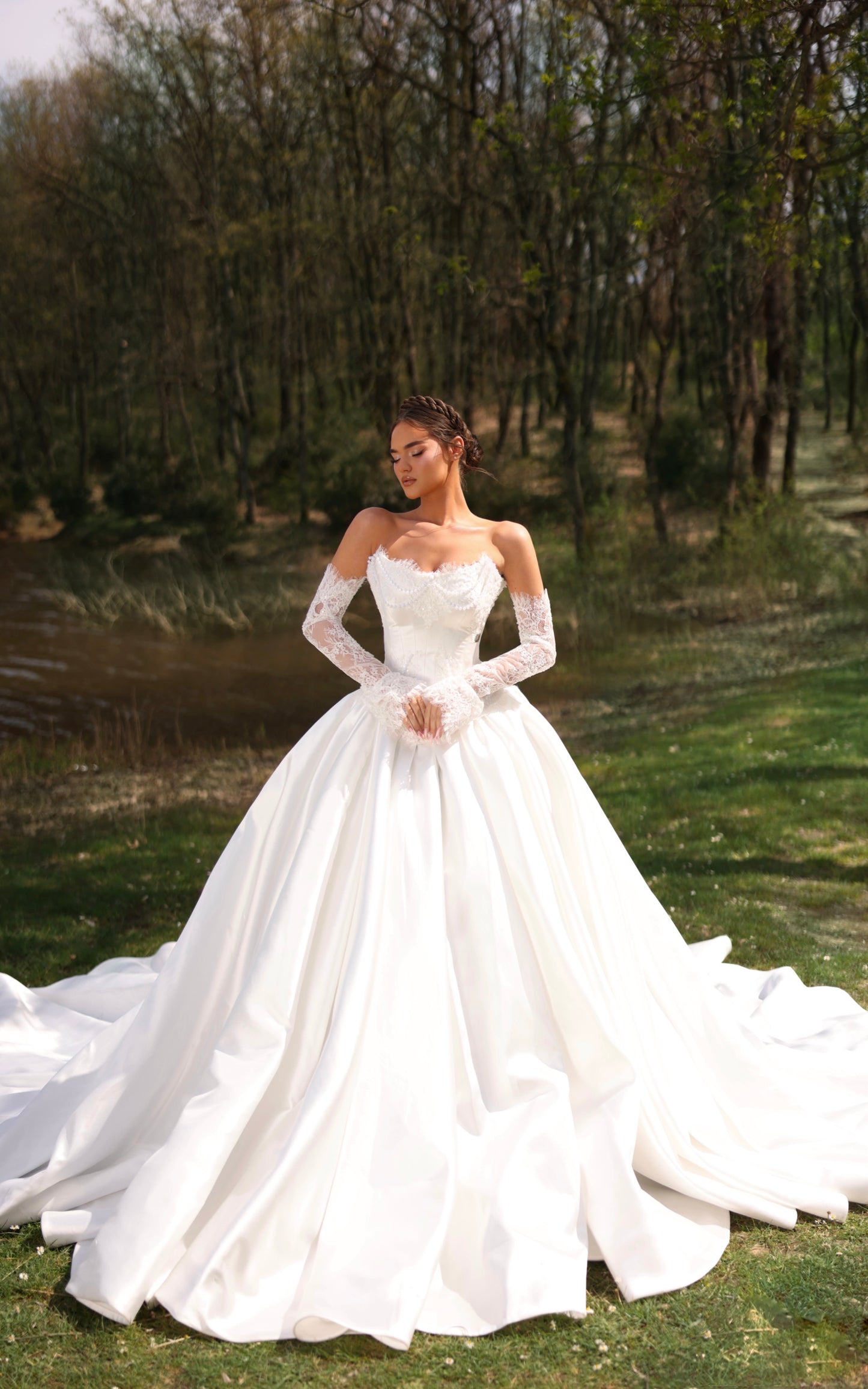LURA - Off-Shoulder Corset Bridal Ball Gown