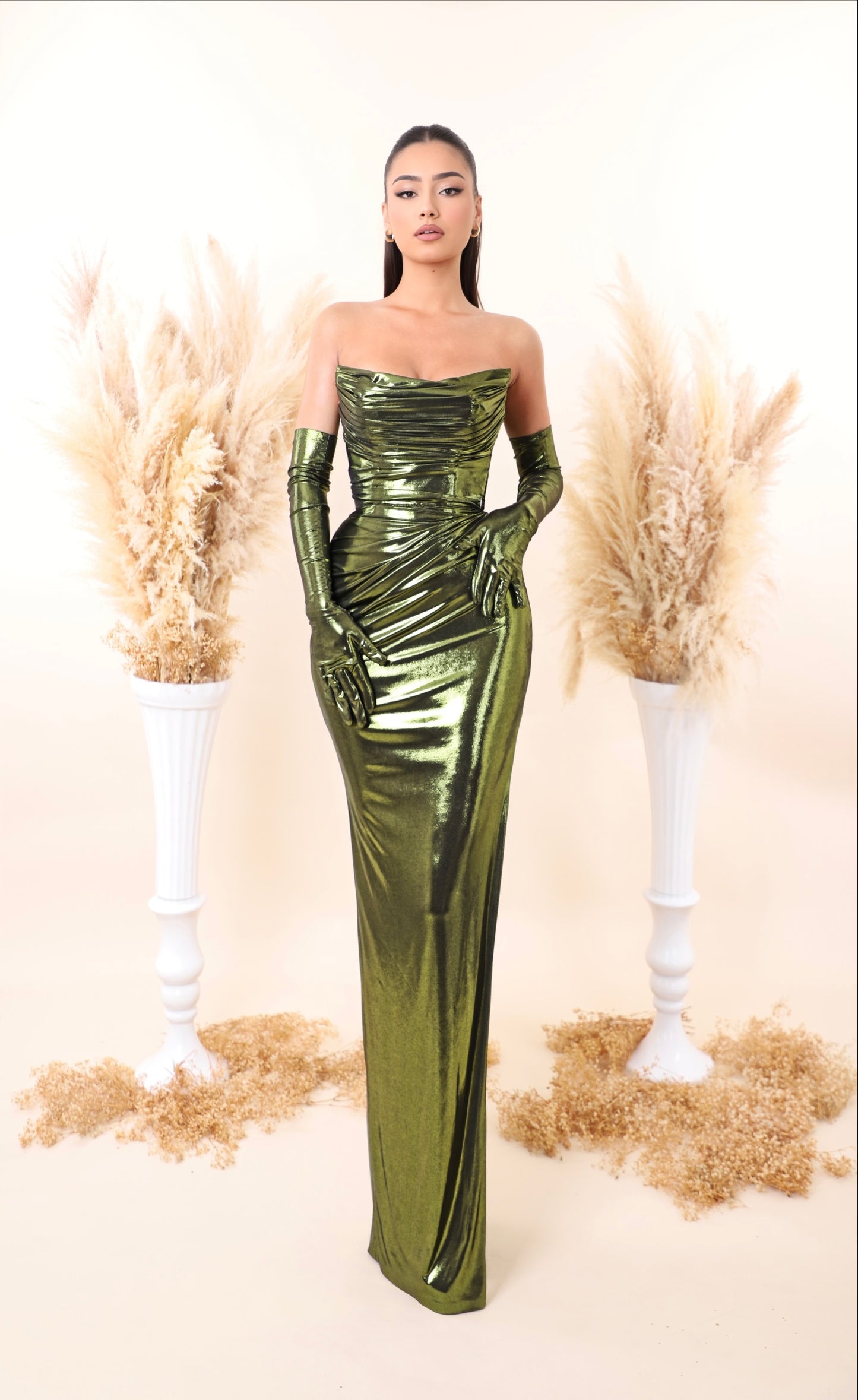 Ela - Strapless dress with ruched bodice