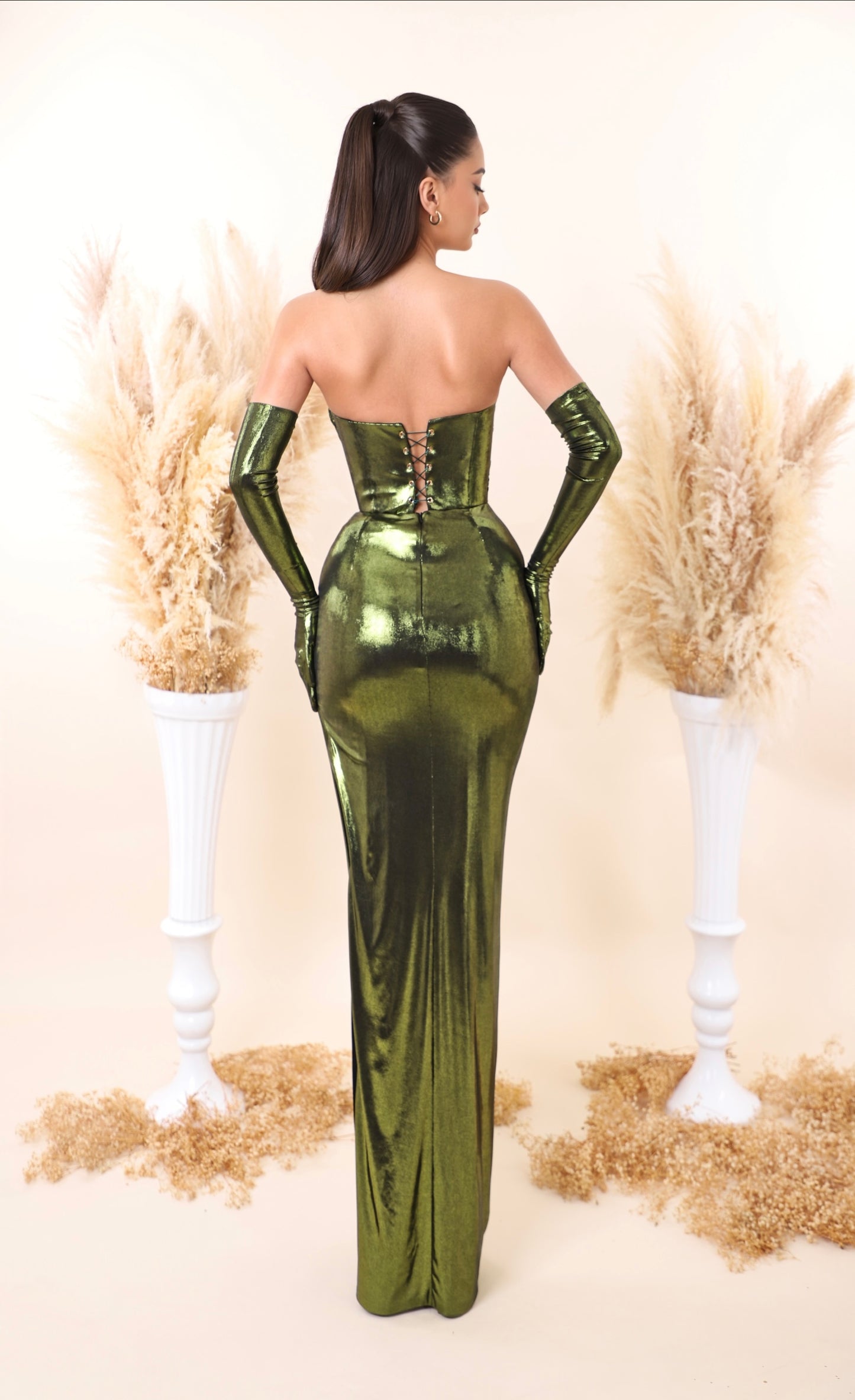 Ela - Strapless dress with ruched bodice