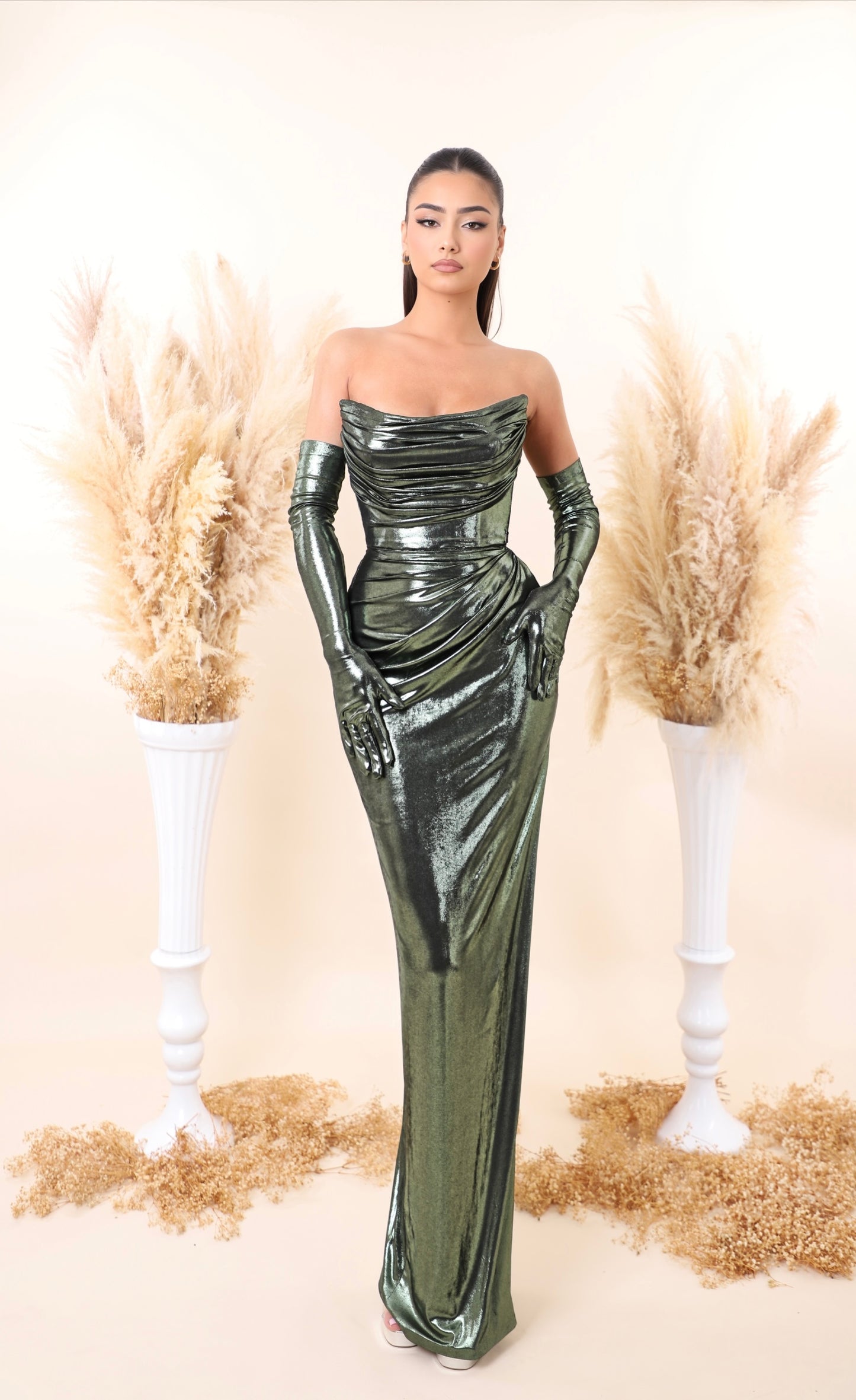 Ela - Strapless dress with ruched bodice