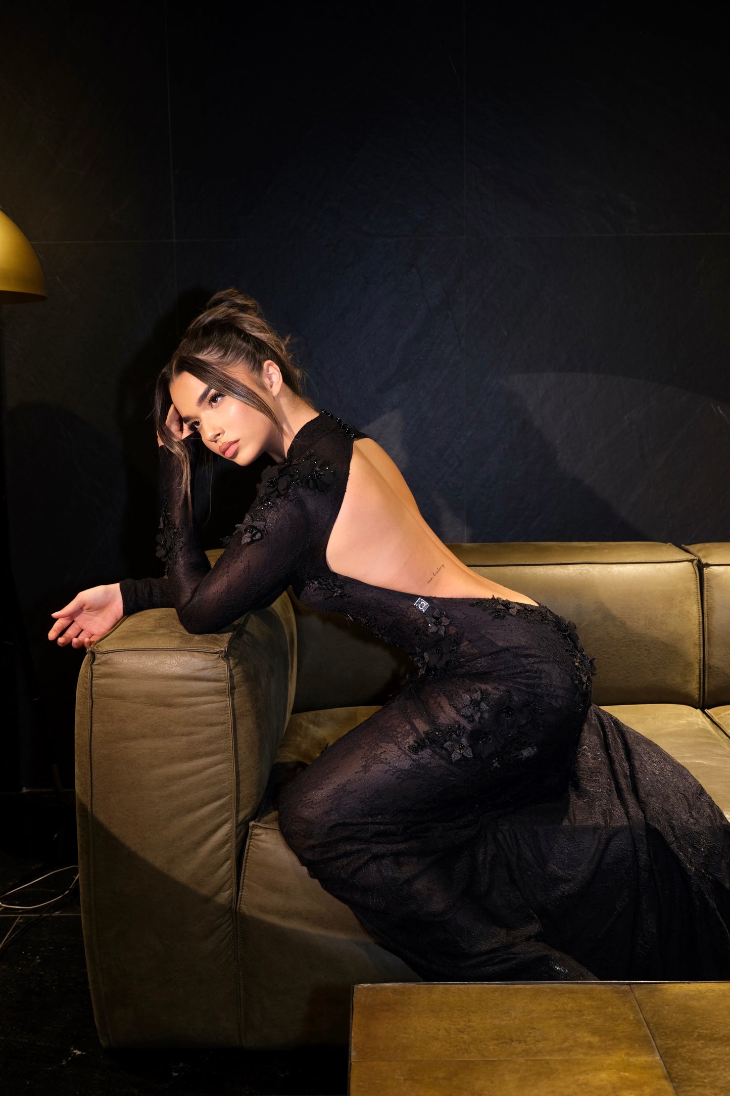 Selene - Backless dress with floral details