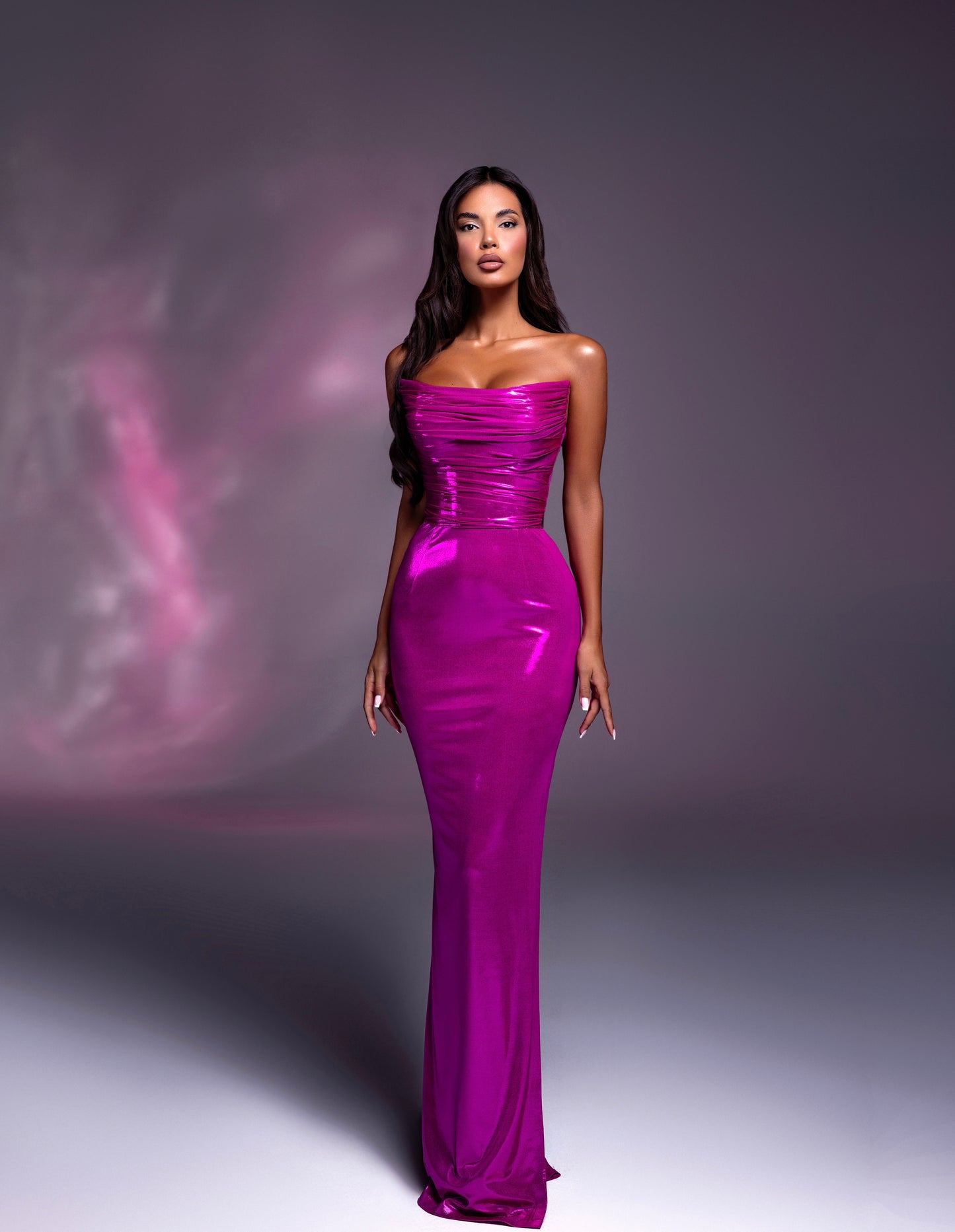 Ela - Strapless dress with ruched bodice