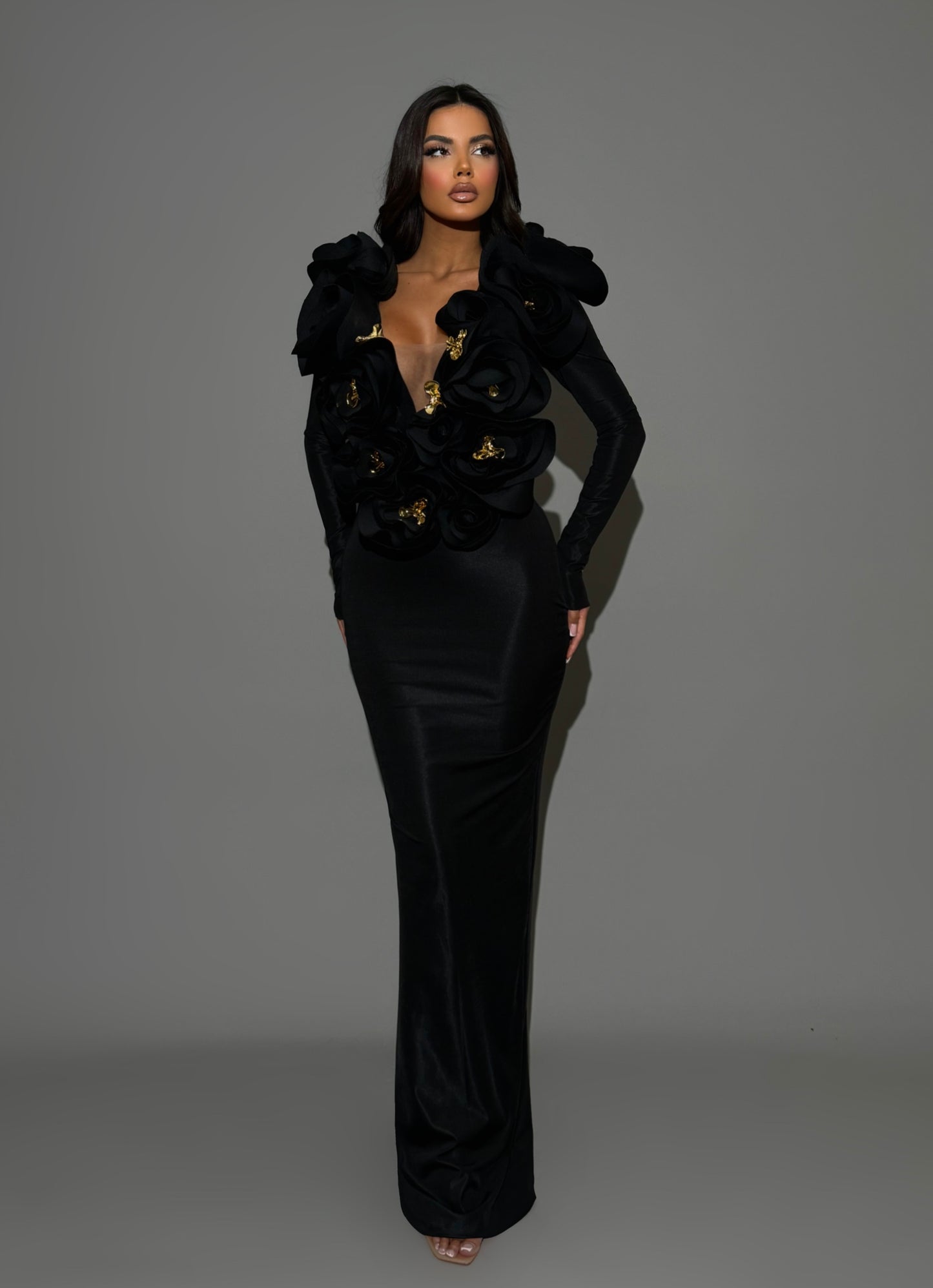 Léonie - Fitted Dress with gold accessories