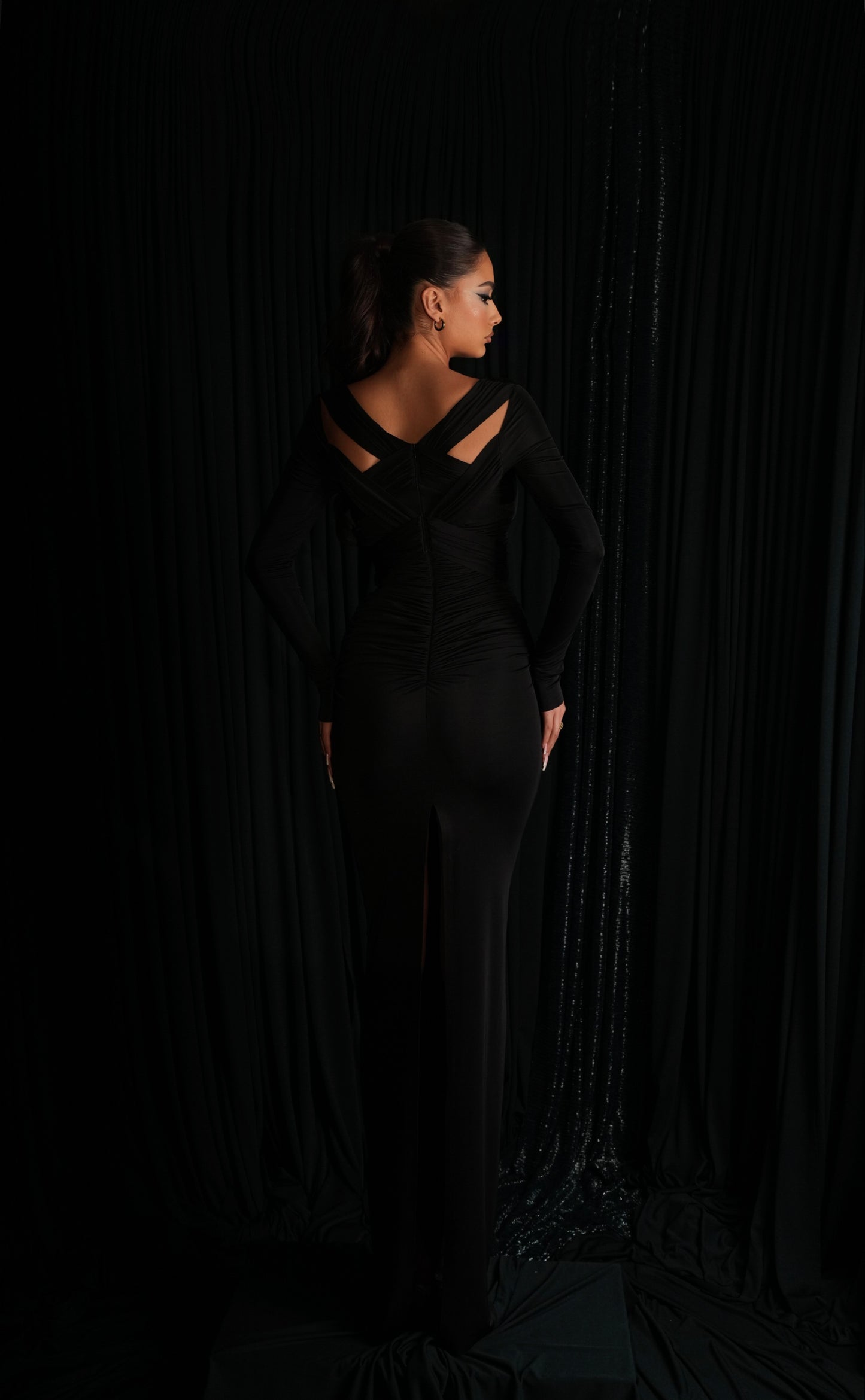 Celin - Keyhole dress with silver accessories